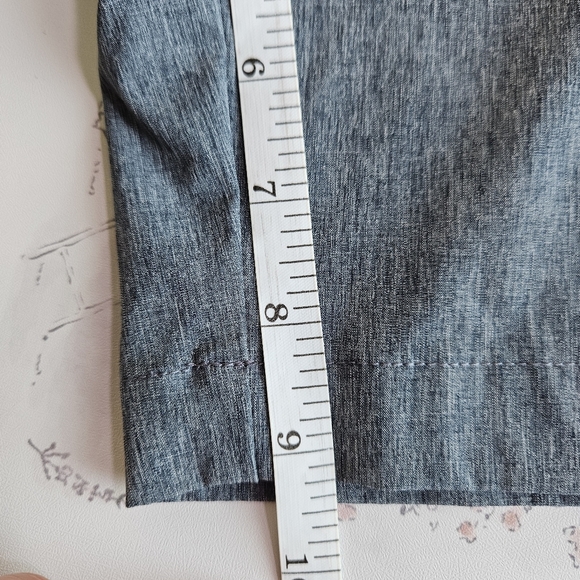 Adidas Athletic/Casual Men's Gray Shorts, Size 34 - Picture 4 of 6